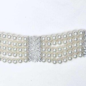 Vintage Faux Pearl Multi-Strand Choker with Ornate Silver Panels – 32–40 cm